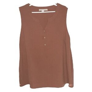 Good days only  V-neck sleeveless tank top with buttoned features Size 2X